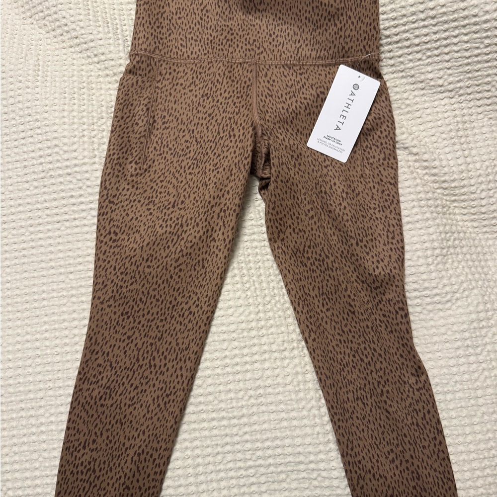 Athleta Salutation Stash 7/8 Tight